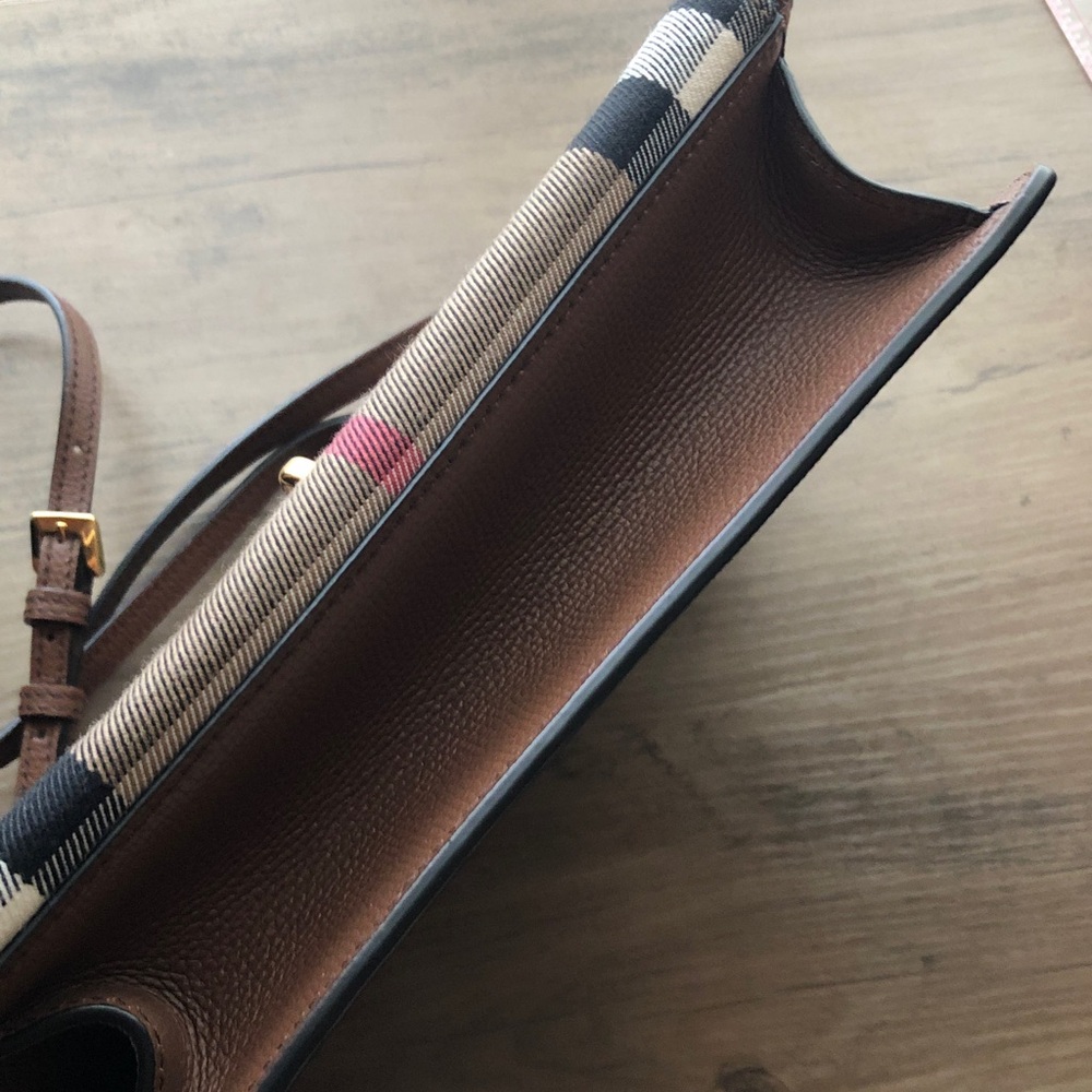 EUC Burberry Macken Tan Crossbody Bag - Picture 4 of 15